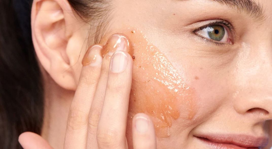 How to Pick the Right Products for a Spot-free Skin